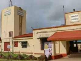 सावंतवाडी रेल्वे स्थानकाला – ज्येष्ठ नेते स्व. मधु दंडवते यांचे नाव. ( ‘लोकमान्य मधु दंडवते रेल्वे टर्मिनस’)