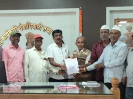 शेतकर्याना मागणी प्रमाणे विनाअट खते शासनाने द्यावी.आजरा येथे माकपची मागणी